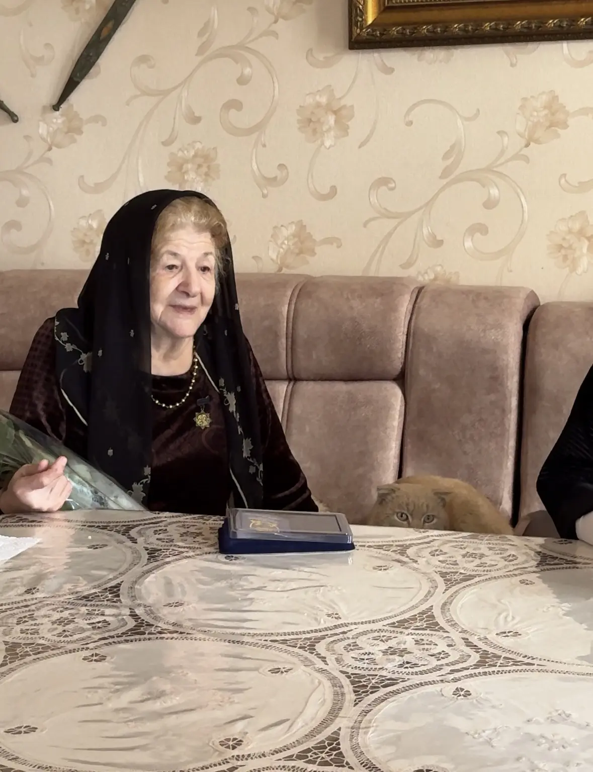 В преддверии 8 Марта сотрудники Территориального управления социальной защиты населения поздравили матерей, воспитавших защитников Отечества